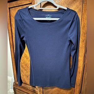 TWO SHIRT BUNDLE Navy and purple long sleeve crew necks size small